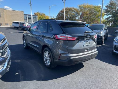 2022 Ford Edge SE