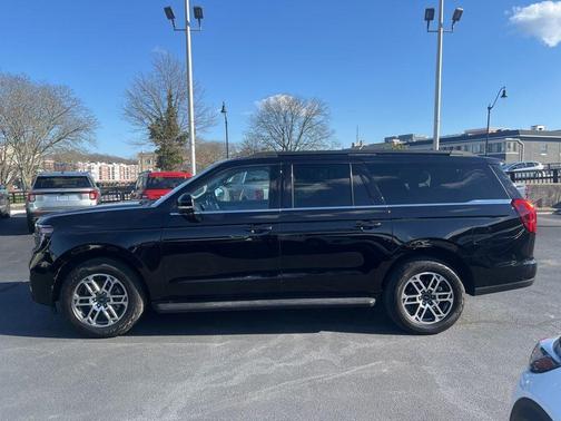 Black Metallic 2025 Ford Expedition Max Active