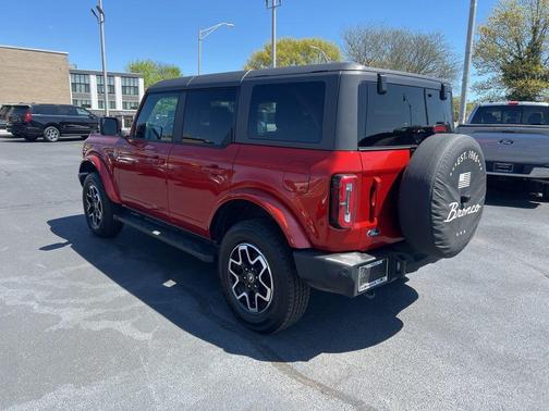 Chili Pepper Red 2024 Ford Bronco Outer Banks