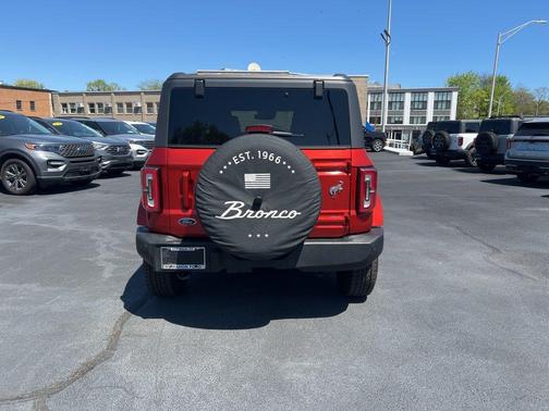Chili Pepper Red 2024 Ford Bronco Outer Banks