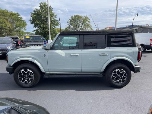 2021 Ford Bronco Outer Banks