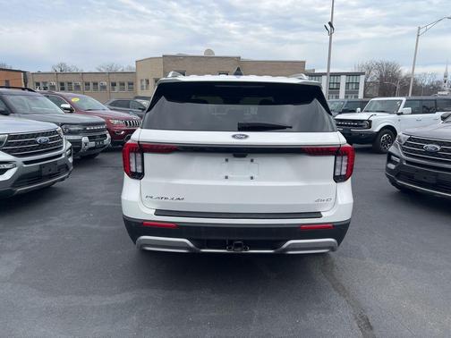 2025 Ford Explorer Platinum