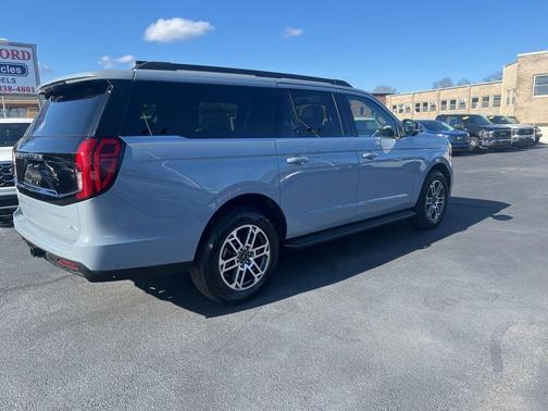Gray Metallic 2025 Ford Expedition Max Active