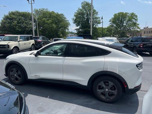 White Metallic 2022 Ford Mustang Mach-E Select