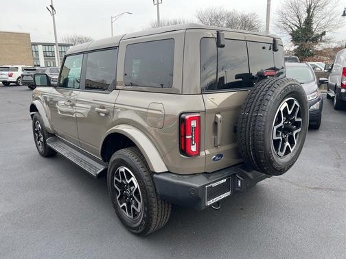 2025 Ford Bronco Outer Banks