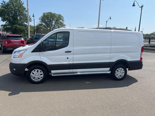 2022 Ford Transit-250 Base