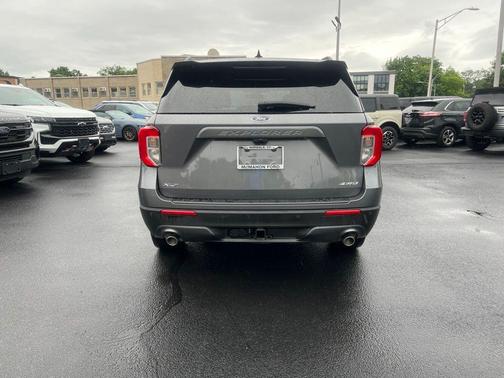 Gray Metallic 2023 Ford Explorer XLT