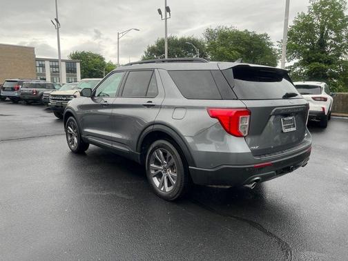 Gray Metallic 2023 Ford Explorer XLT