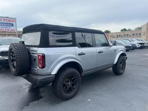 Silver Metallic 2024 Ford Bronco Badlands