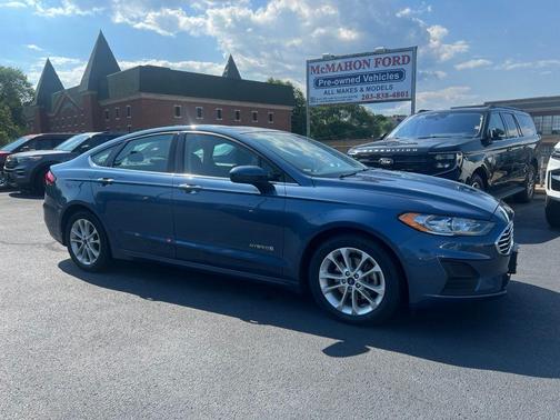 Blue Metallic 2019 Ford Fusion Hybrid SE
