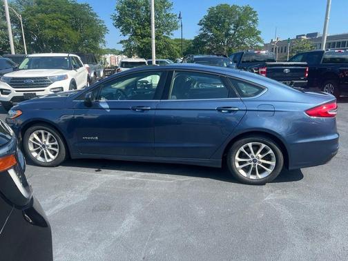 Blue Metallic 2019 Ford Fusion Hybrid SE