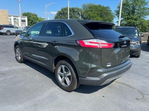 Green Metallic 2022 Ford Edge SEL
