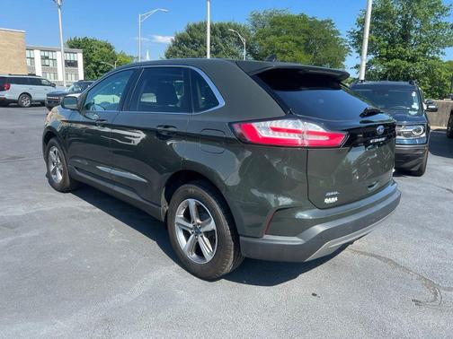 Green Metallic 2022 Ford Edge SEL