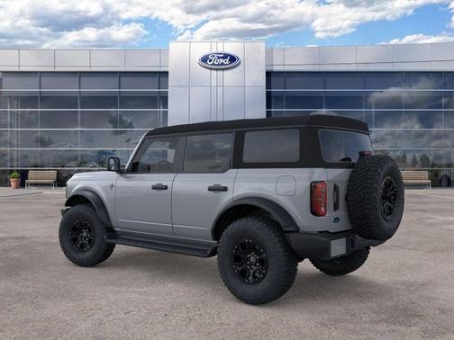 Avalanche Gray 2026 Ford Bronco Outer Banks