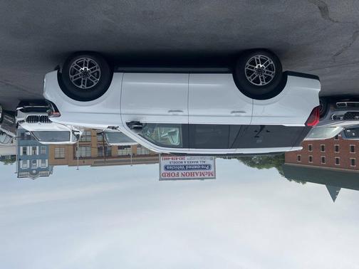 Oxford White 2025 Ford Expedition Active