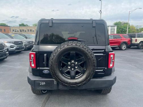 Shadow Black 2025 Ford Bronco Outer Banks