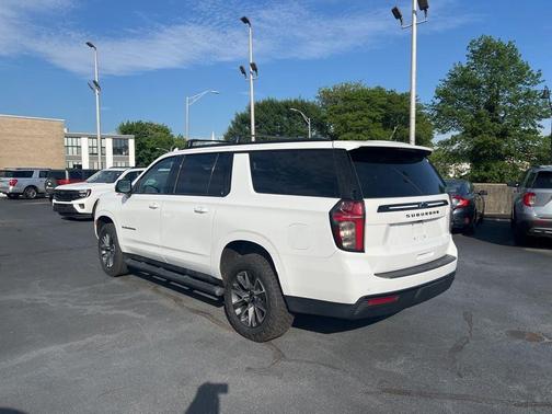Summit White 2023 Chevrolet Suburban Z71