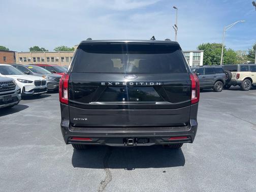 Gray Metallic 2025 Ford Expedition Active