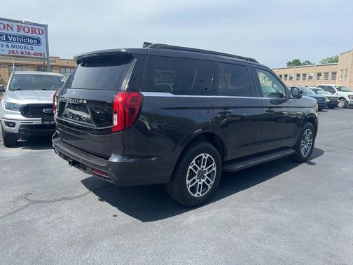 Gray Metallic 2025 Ford Expedition Active