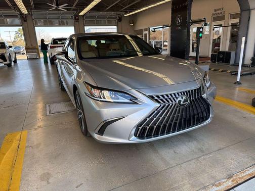 2022 Lexus ES 350 Base