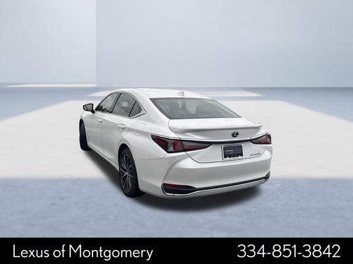 2025 Lexus ES 300h Base