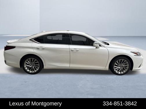 2019 Lexus ES 300h Luxury