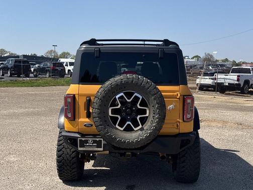 CYBER ORANGE MET TRI-COAT 2021 Ford Bronco Badlands