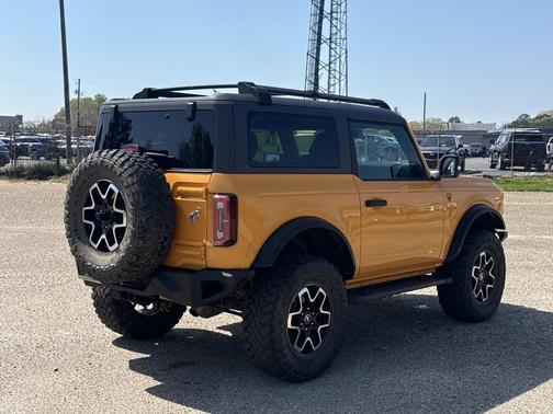 CYBER ORANGE MET TRI-COAT 2021 Ford Bronco Badlands