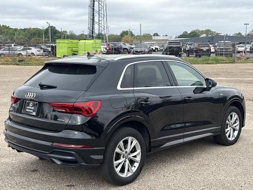 Mythos Black Metallic 2021 Audi Q3 45 S line Premium