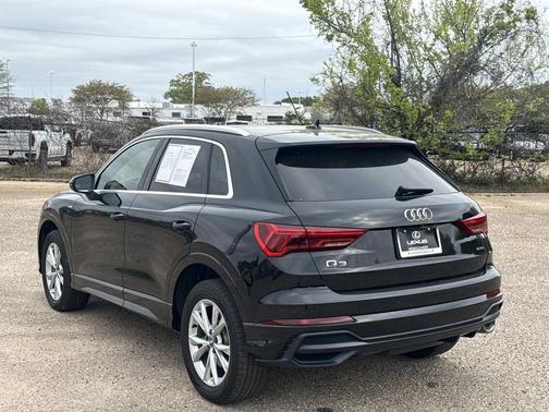 Mythos Black Metallic 2021 Audi Q3 45 S line Premium