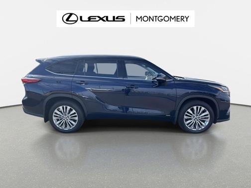 2023 Toyota Highlander Hybrid Platinum