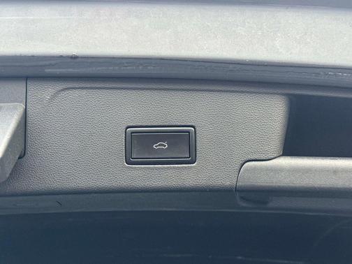 2021 Volkswagen Atlas Cross Sport 3.6L V6 SE w/Technology R-Line