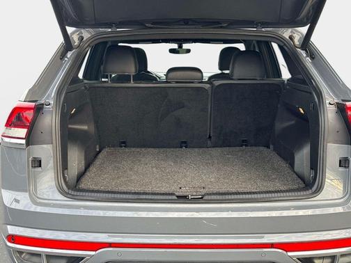 2021 Volkswagen Atlas Cross Sport 3.6L V6 SE w/Technology R-Line