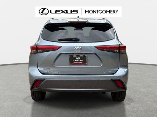 Moon Dust 2022 Toyota Highlander Limited