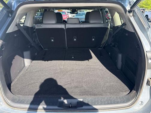 Moon Dust 2022 Toyota Highlander Limited