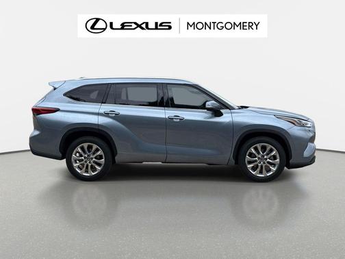 Moon Dust 2022 Toyota Highlander Limited
