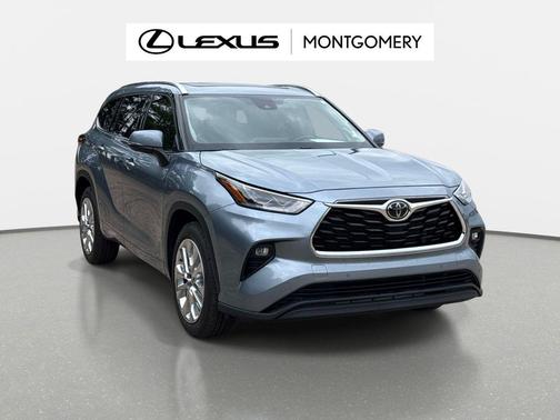 Moon Dust 2022 Toyota Highlander Limited