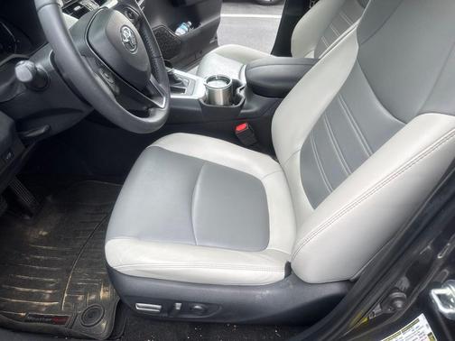 Magnetic Gray Metallic 2023 Toyota RAV4 XLE Premium