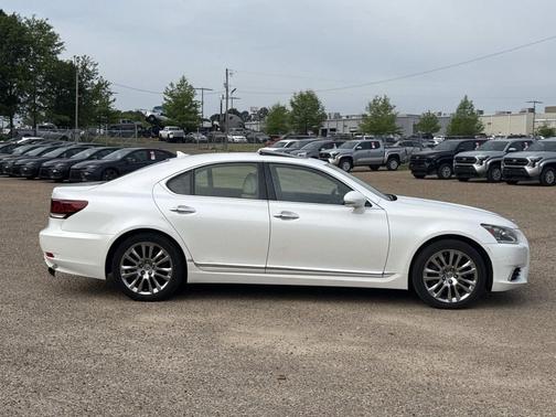 Starfire Pearl 2013 Lexus LS 460 Base