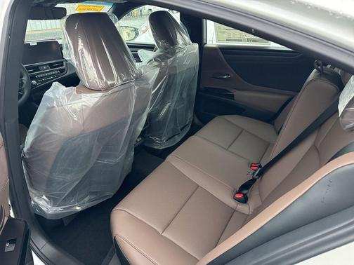 2025 Lexus ES 350 Premium