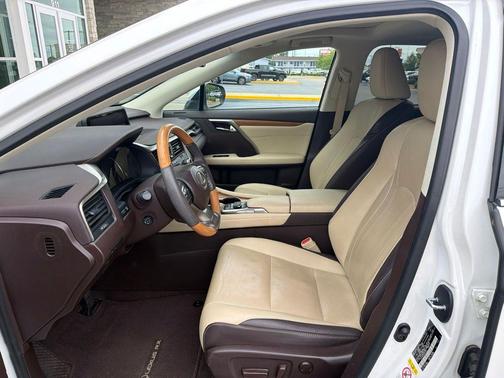 Eminent White Pearl 2017 Lexus RX 350 Base