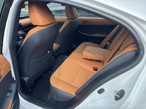 2023 Lexus IS 300 Base