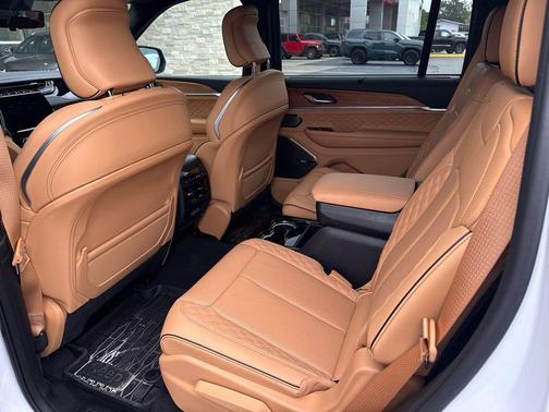 Bright White Clearcoat 2025 Jeep Grand Cherokee L Summit Reserve