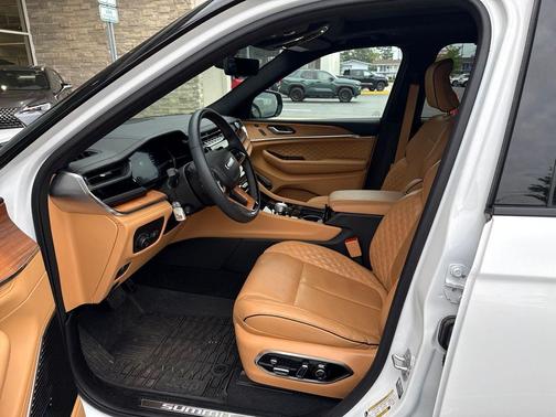 Bright White Clearcoat 2025 Jeep Grand Cherokee L Summit Reserve