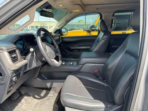 2022 Ford Expedition Max XLT