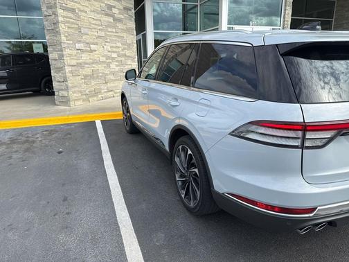 CRYSTAL WHITE MET CC 2025 Lincoln Aviator Reserve