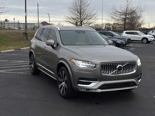2022 Volvo XC90 T6 Inscription