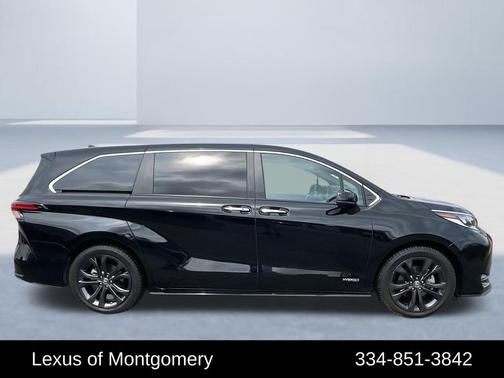 2021 Toyota Sienna XSE 7 Passenger