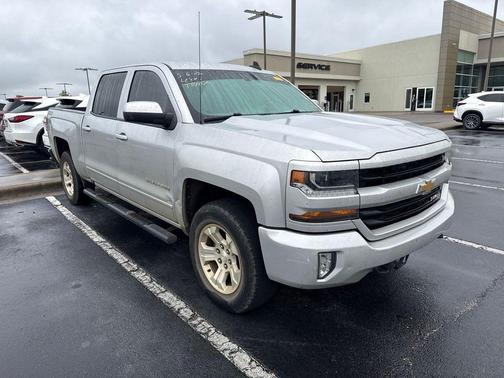 Silver Ice Metallic 2018 Chevrolet Silverado 1500 2LT