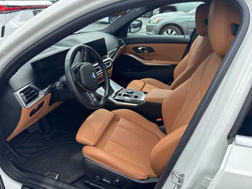 Alpine White 2024 BMW 330 330i